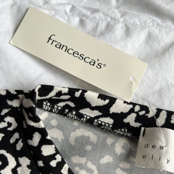 Francesca’s Dee Elly Arica Leopard Print Tee Black/White XXS - Picture 3 of 7